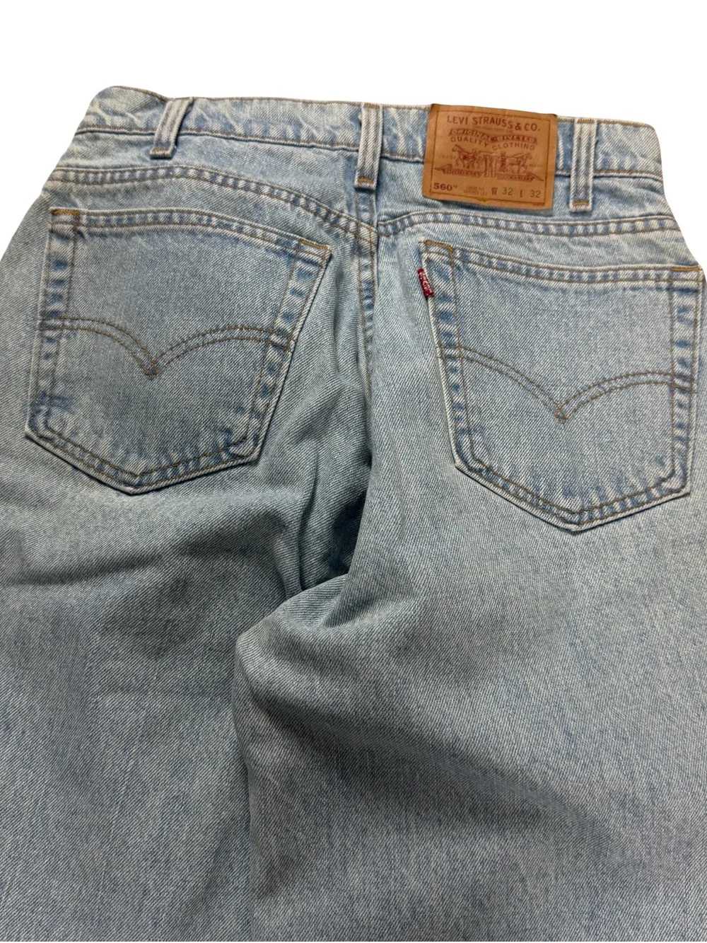 Vintage 90s Levis 560 Loose Fit Tapered Leg Light Wash Blue Jeans Size 32x32